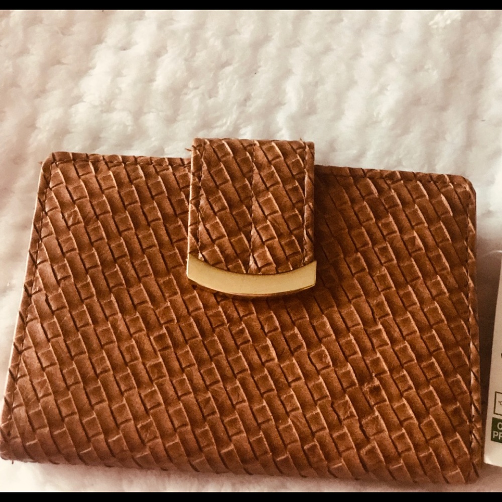 👜NWT👜Mundi Wallet👜